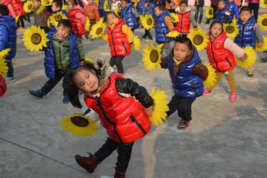 幼兒園開展親子半日活動(dòng).jpg